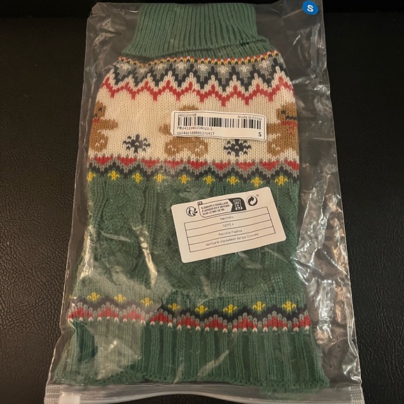 NWT Small Holiday Dog Sweater, Green, Gingerbread Man, Knit - Picture 8 of 8